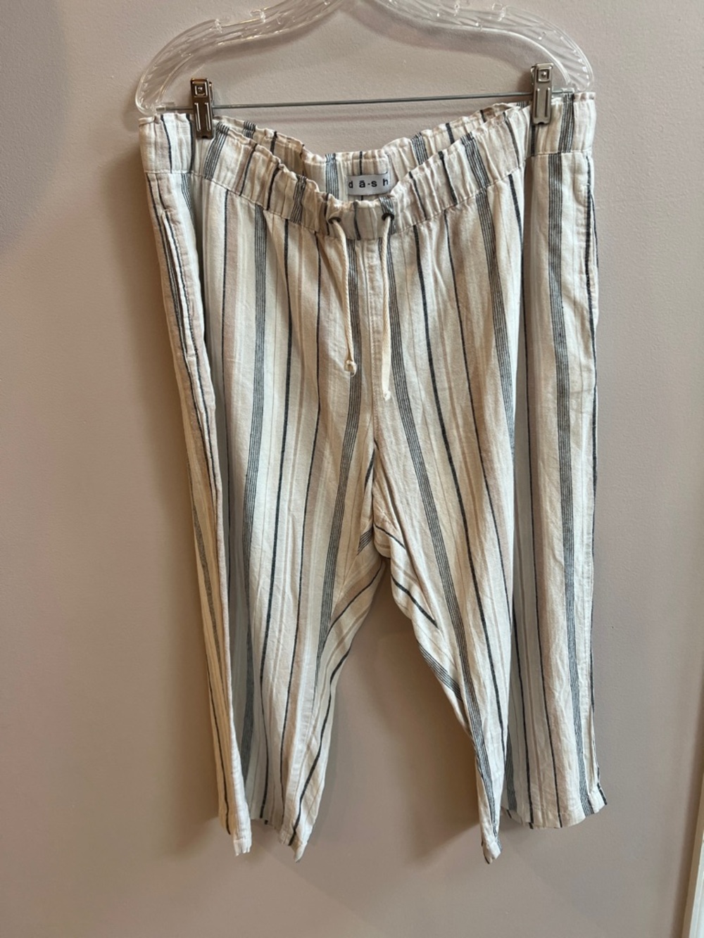 Dash Cream and Gray Striped Linen/Rayon Capris Size Large